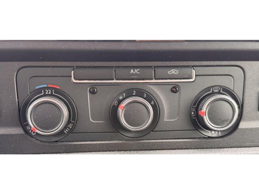 Volkswagen Transporter 2.0 TDI L1H1 Highline / EURO 6 / AIRCO /NAVI / ActivLease financial lease