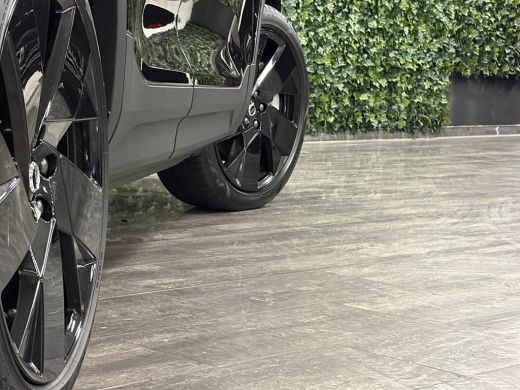 Volvo  EX40 Single Motor Extended Range Ultra Black Ed. 82 kWh | 100% SoH | Trekhaak | Schuifdak | 360&deg; Camer... ActivLease financial lease