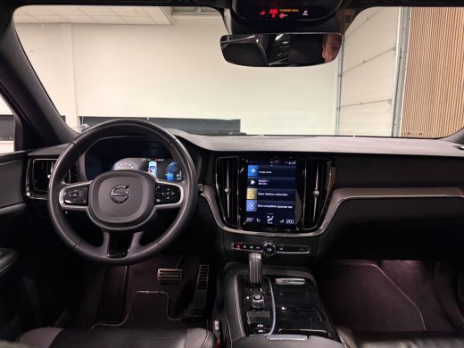 Volvo  V60 T6 AWD Recharge R-Design Long Range | Schuifdak | Trekhaak | Adaptieve Cruise Control | Stoel en ... ActivLease financial lease