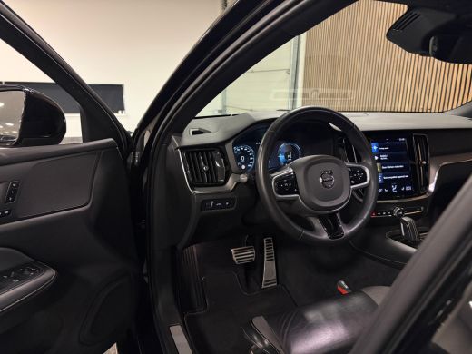 Volvo  V60 T6 AWD Recharge R-Design Long Range | Schuifdak | Trekhaak | Adaptieve Cruise Control | Stoel en ... ActivLease financial lease