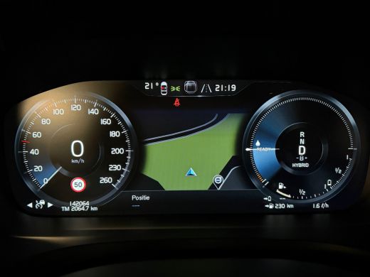 Volvo  V60 T6 AWD Recharge R-Design Long Range | Schuifdak | Trekhaak | Adaptieve Cruise Control | Stoel en ... ActivLease financial lease