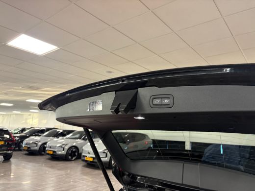 Volvo  V60 T6 AWD Recharge Ultra Dark | Trekhaak | 360&deg; Camera | Schuifdak | Head-Up Display | Harman Kardon... ActivLease financial lease