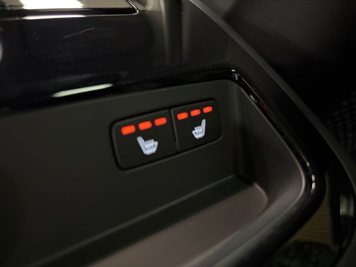 Volvo  V60 T6 AWD Recharge Ultra Dark | Trekhaak | 360&deg; Camera | Schuifdak | Head-Up Display | Harman Kardon... ActivLease financial lease