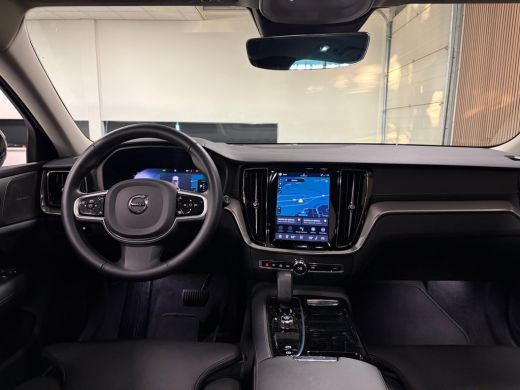Volvo  V60 T6 AWD Recharge Ultra Dark | Trekhaak | 360&deg; Camera | Schuifdak | Head-Up Display | Harman Kardon... ActivLease financial lease