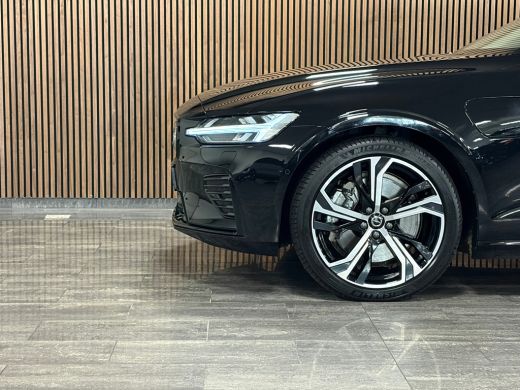 Volvo  V60 T6 AWD Recharge Ultra Dark | Trekhaak | 360&deg; Camera | Schuifdak | Head-Up Display | Harman Kardon... ActivLease financial lease