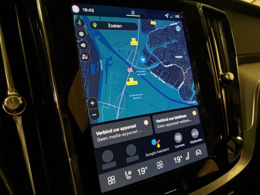 Volvo  V60 T6 AWD Recharge Ultra Dark | Trekhaak | 360&deg; Camera | Schuifdak | Head-Up Display | Harman Kardon... ActivLease financial lease