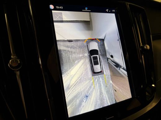 Volvo  V60 T6 AWD Recharge Ultra Dark | Trekhaak | 360&deg; Camera | Schuifdak | Head-Up Display | Harman Kardon... ActivLease financial lease