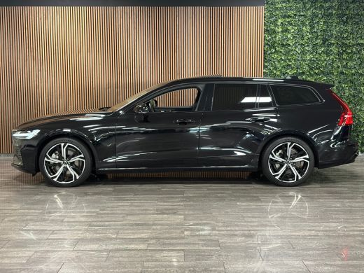 Volvo  V60 T6 AWD Recharge Ultra Dark | Trekhaak | 360&deg; Camera | Schuifdak | Head-Up Display | Harman Kardon... ActivLease financial lease