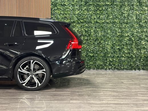 Volvo  V60 T6 AWD Recharge Ultra Dark | Trekhaak | 360&deg; Camera | Schuifdak | Head-Up Display | Harman Kardon... ActivLease financial lease