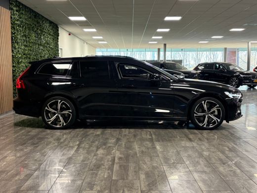 Volvo  V60 T6 AWD Recharge Ultra Dark | Trekhaak | 360&deg; Camera | Schuifdak | Head-Up Display | Harman Kardon... ActivLease financial lease