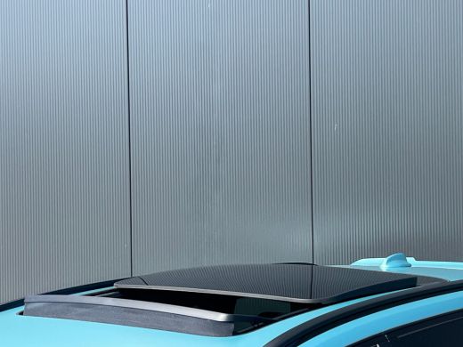 Volvo  V60 T8 R Recharge AWD Ultra Dark | Flash Green | Polestar Optimalisatie | Heico | Panoramadak | 20 in... ActivLease financial lease