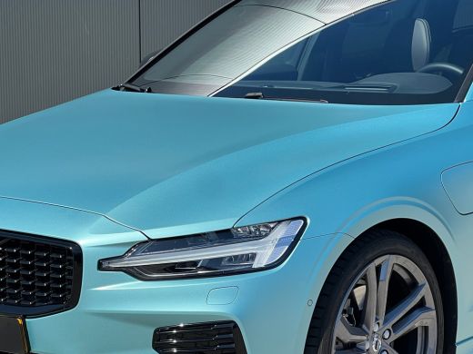 Volvo  V60 T8 R Recharge AWD Ultra Dark | Flash Green | Polestar Optimalisatie | Heico | Panoramadak | 20 in... ActivLease financial lease