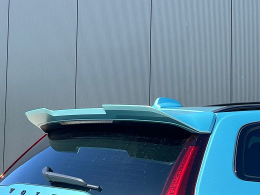 Volvo  V60 T8 R Recharge AWD Ultra Dark | Flash Green | Polestar Optimalisatie | Heico | Panoramadak | 20 in... ActivLease financial lease