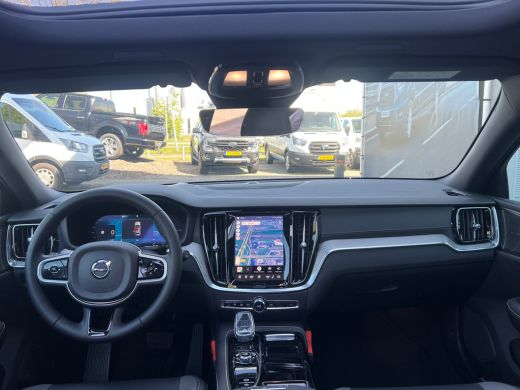 Volvo  V60 T8 R Recharge AWD Ultra Dark | Flash Green | Polestar Optimalisatie | Heico | Panoramadak | 20 in... ActivLease financial lease