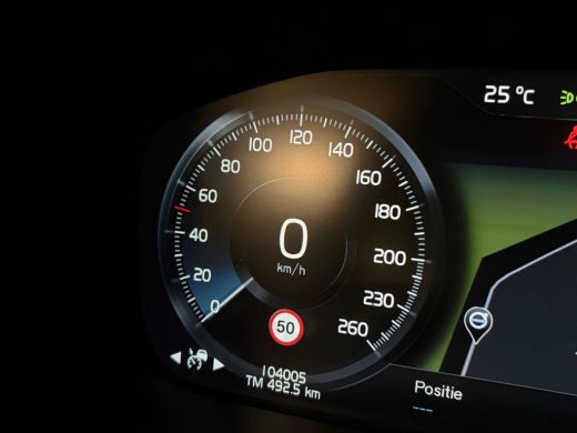 Volvo  V90 T6 AWD Recharge R-Design | Schuifdak | Trekhaak | Harman Kardon | Adaptieve Cruise Control | Stan... ActivLease financial lease