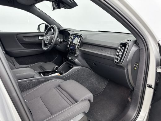 Volvo  XC40 Single Motor Extened Range Core 82 kWh | 19" Allseason | Black Pack | Parkeercamera | Carplay | P... ActivLease financial lease