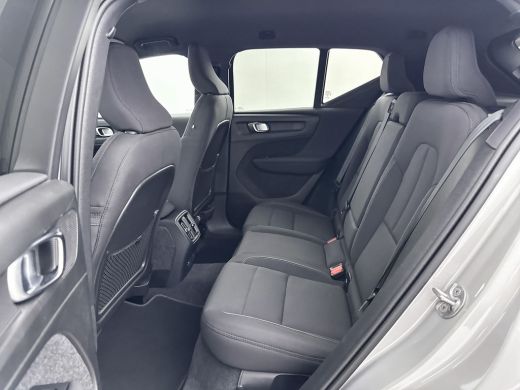 Volvo  XC40 Single Motor Extened Range Core 82 kWh | 19" Allseason | Black Pack | Parkeercamera | Carplay | P... ActivLease financial lease