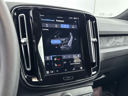 Volvo  XC40 Single Motor Extened Range Core 82 kWh | 19" Allseason | Black Pack | Parkeercamera | Carplay | P... ActivLease financial lease