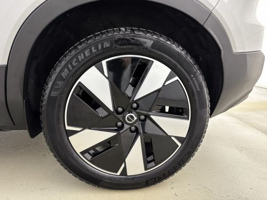 Volvo  XC40 Single Motor Extened Range Core 82 kWh | 19" Allseason | Black Pack | Parkeercamera | Carplay | P... ActivLease financial lease