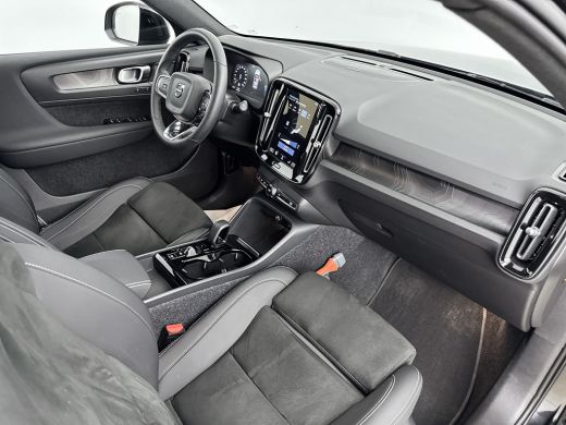 Volvo  XC40 T4 Recharge Plus Dark | 19" Allseason | Elektr. verst. Stoelen | Harman Kardon | Adaptieve Cruise... ActivLease financial lease