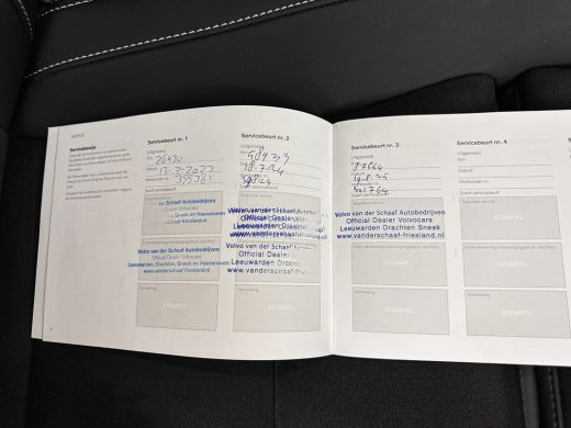 Volvo  XC40 T4 Recharge Plus Dark | 19" Allseason | Elektr. verst. Stoelen | Harman Kardon | Adaptieve Cruise... ActivLease financial lease