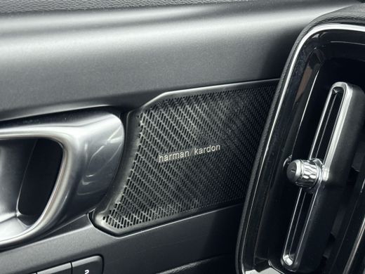 Volvo  XC40 T4 Recharge Plus Dark | 19" Allseason | Elektr. verst. Stoelen | Harman Kardon | Adaptieve Cruise... ActivLease financial lease