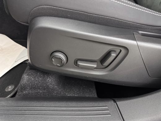 Volvo  XC40 T4 Recharge Plus Dark | 19" Allseason | Elektr. verst. Stoelen | Harman Kardon | Adaptieve Cruise... ActivLease financial lease