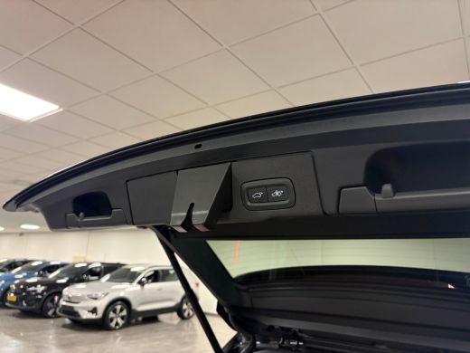 Volvo  XC60 T6 AWD Recharge Ultra Dark | Luchtvering | Trekhaak | 360&deg; Camera | Head-Up Display | Harman Kard... ActivLease financial lease