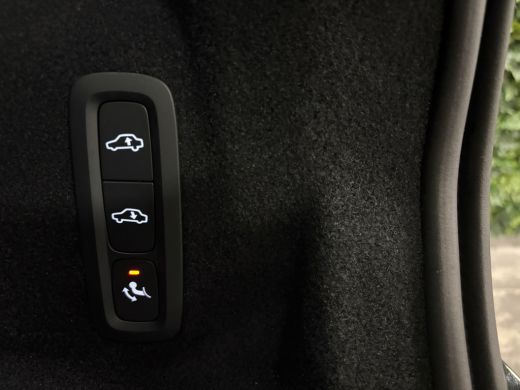 Volvo  XC60 T6 AWD Recharge Ultra Dark | Luchtvering | Trekhaak | 360&deg; Camera | Head-Up Display | Harman Kard... ActivLease financial lease