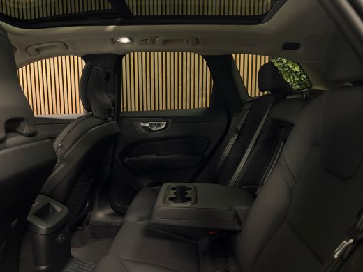Volvo  XC60 T6 AWD Recharge Ultra Dark | Luchtvering | Trekhaak | 360&deg; Camera | Head-Up Display | Harman Kard... ActivLease financial lease