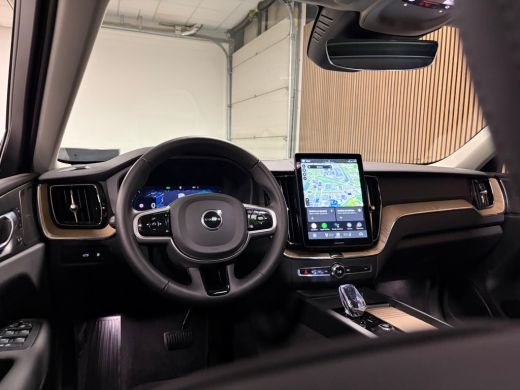 Volvo  XC60 T6 AWD Recharge Ultra Dark | Luchtvering | Trekhaak | 360&deg; Camera | Head-Up Display | Harman Kard... ActivLease financial lease
