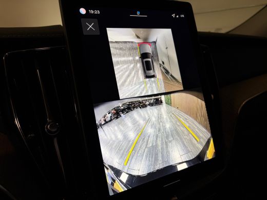 Volvo  XC60 T6 AWD Recharge Ultra Dark | Luchtvering | Trekhaak | 360&deg; Camera | Head-Up Display | Harman Kard... ActivLease financial lease