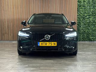 Volvo  V60 T6 AWD Recharge Ultra Dark | Trekhaak | 360&deg; Camera | Schuifdak | Head-Up Display | Harman Kardon...