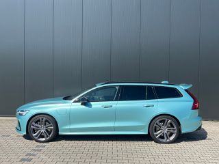 Volvo  V60 T8 R Recharge AWD Ultra Dark | Flash Green | Polestar Optimalisatie | Heico | Panoramadak | 20 in...