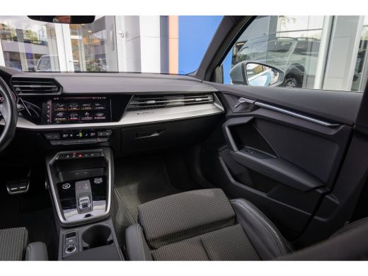 Audi A3 Sportback 35 TFSI edition one | Camera | S-line | Apple Carplay/Android Auto | Cruise control | D... ActivLease financial lease