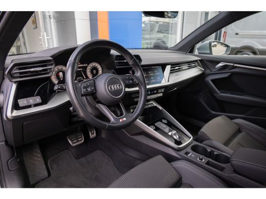 Audi A3 Sportback 35 TFSI edition one | Camera | S-line | Apple Carplay/Android Auto | Cruise control | D... ActivLease financial lease