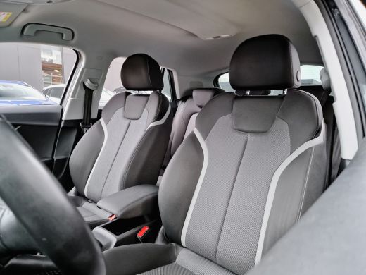 Audi Q2 1.4 TFSI 150PK AUT7 CoD SPORT PRO LINE NAVI AIRCO LMV PDC ActivLease financial lease