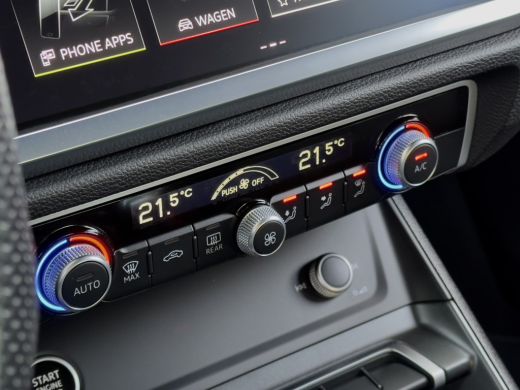 Audi Q3 35 TFSI AUT7 S-LINE LEDER NAVI DIGI-DASH CARPLAY LED 18 INCH-LMV PDC ActivLease financial lease
