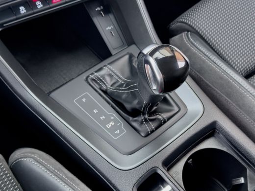 Audi Q3 35 TFSI AUT7 S-LINE LEDER NAVI DIGI-DASH CARPLAY LED 18 INCH-LMV PDC ActivLease financial lease