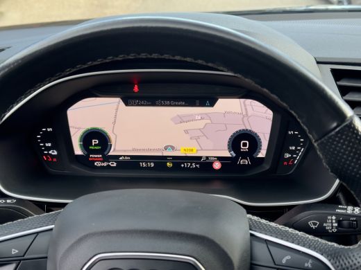 Audi Q3 45 TFSI e AUT6 S-LINE EDITION SPORT-LEDER NAVI CAMERA DIGI-DASH APPLE-CARPLAY LED LMV PDC ActivLease financial lease