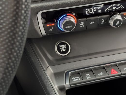 Audi Q3 45 TFSI e AUT6 S-LINE EDITION SPORT-LEDER NAVI CAMERA DIGI-DASH APPLE-CARPLAY LED LMV PDC ActivLease financial lease