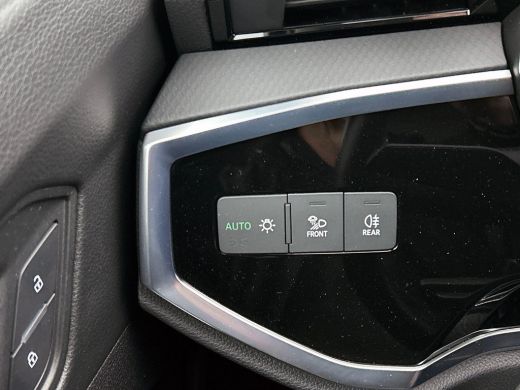 Audi Q3 45 TFSI e Plug-In Hybrid S Line BLACK-LINE | VIRTUAL | CAMERA | EL-ACHTERKLEP ActivLease financial lease