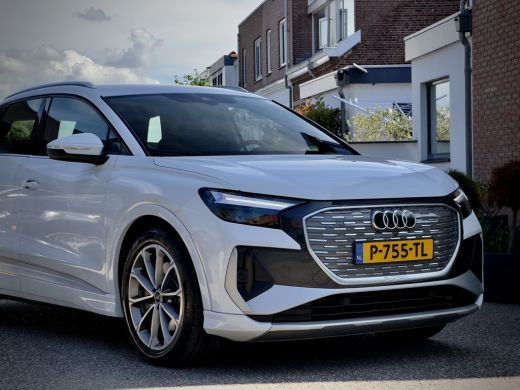 Audi Q4 e-tron 40 3xS-LINE 77 kWh 89,6%SOH LEDER 20 INCHE-LMV CAMERA-360 DIGI-DASH NAVI LED PDC ActivLease financial lease