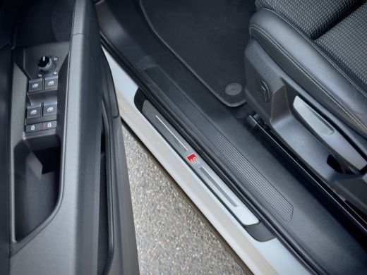 Audi Q4 e-tron 40 3xS-LINE 77 kWh 89,6%SOH LEDER 20 INCHE-LMV CAMERA-360 DIGI-DASH NAVI LED PDC ActivLease financial lease