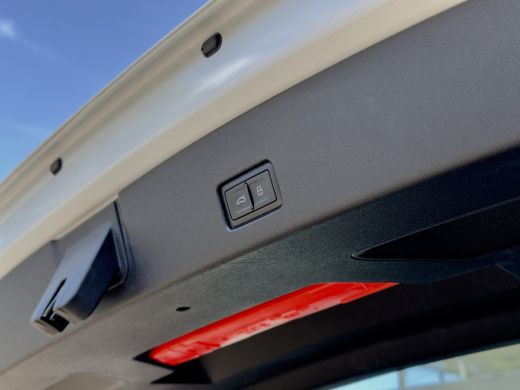 Audi Q4 e-tron 40 3xS-LINE 77 kWh 89,6%SOH LEDER 20 INCHE-LMV CAMERA-360 DIGI-DASH NAVI LED PDC ActivLease financial lease