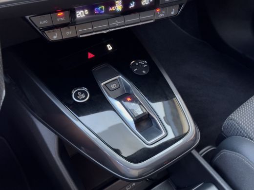 Audi Q4 e-tron 40 3xS-LINE 77 kWh 89,6%SOH LEDER 20 INCHE-LMV CAMERA-360 DIGI-DASH NAVI LED PDC ActivLease financial lease