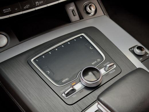 Audi Q5 50 TFSI E AUT7 QUATTRO S-LINE EDITION LEDER NAVI DIGI-DASH APPLE-CARPLAY LED LMV PDC ActivLease financial lease
