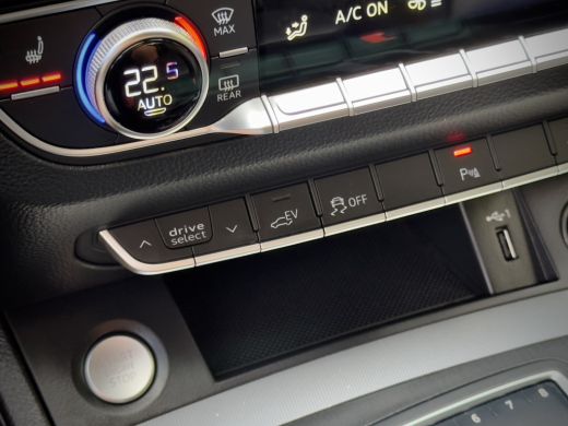 Audi Q5 50 TFSI E AUT7 QUATTRO S-LINE EDITION LEDER NAVI DIGI-DASH APPLE-CARPLAY LED LMV PDC ActivLease financial lease