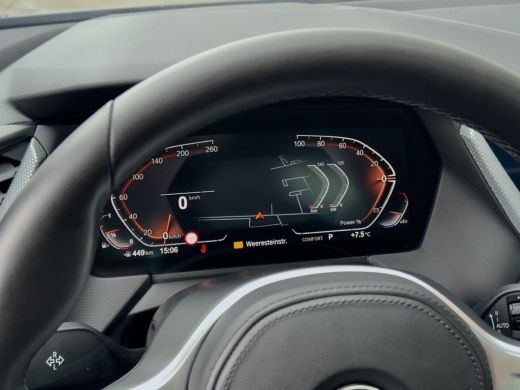 BMW 1 Serie 118i AUT7 M-SPORT HIGH EXECUTIVE PANODAK LEDER NAVI CAMERA DIGI-DASH APPLE-CARPLAY LED LMV PDC ActivLease financial lease