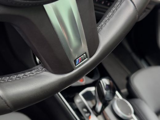 BMW 1 Serie 118i AUT7 M-SPORT HIGH EXECUTIVE PANODAK LEDER NAVI CAMERA DIGI-DASH APPLE-CARPLAY LED LMV PDC ActivLease financial lease